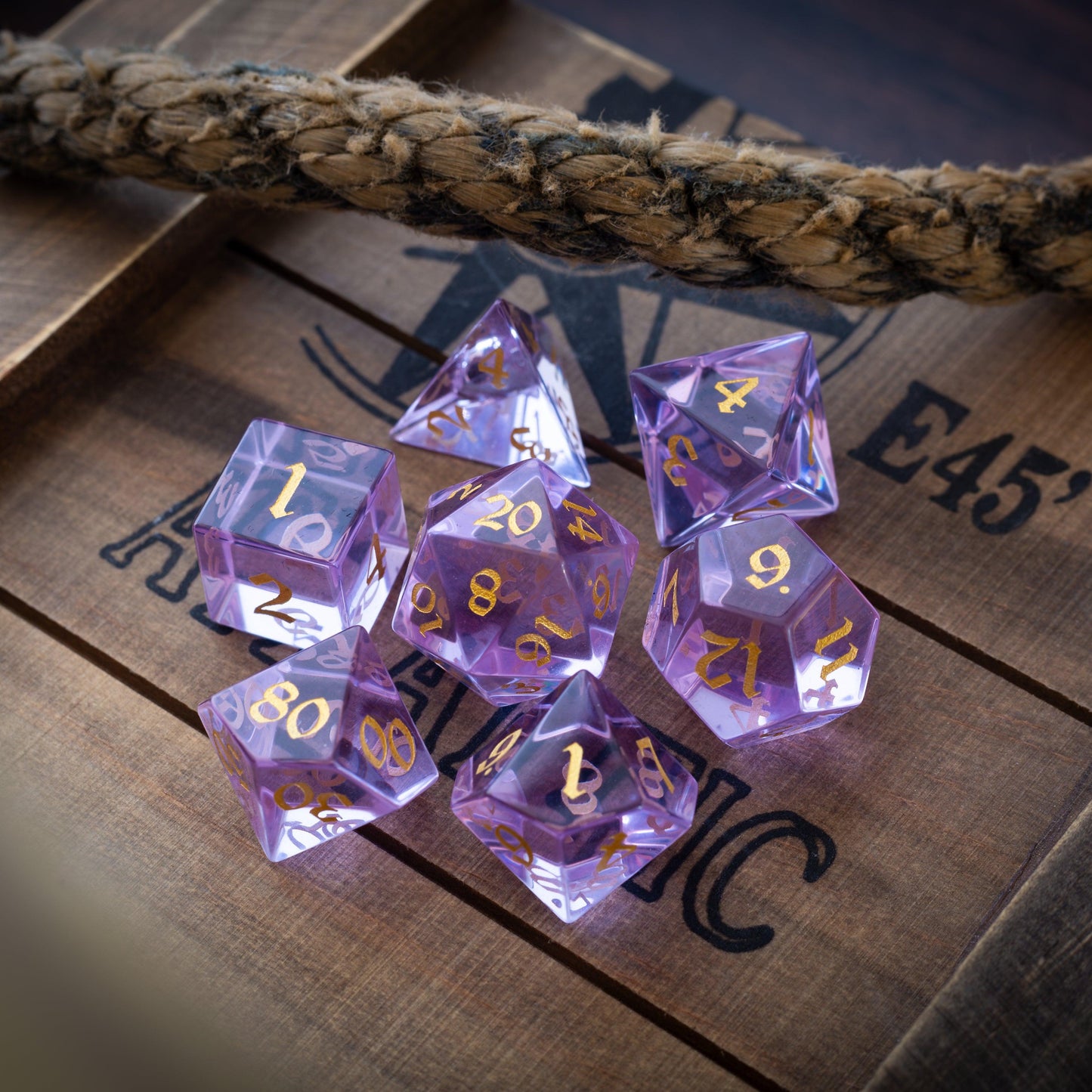 Lila Zirkon Glas Handgeschnitztes D&D Würfelset