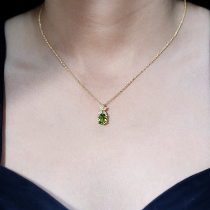 1,7 Karat Oval Peridot Diamant Blumenkette für Damen