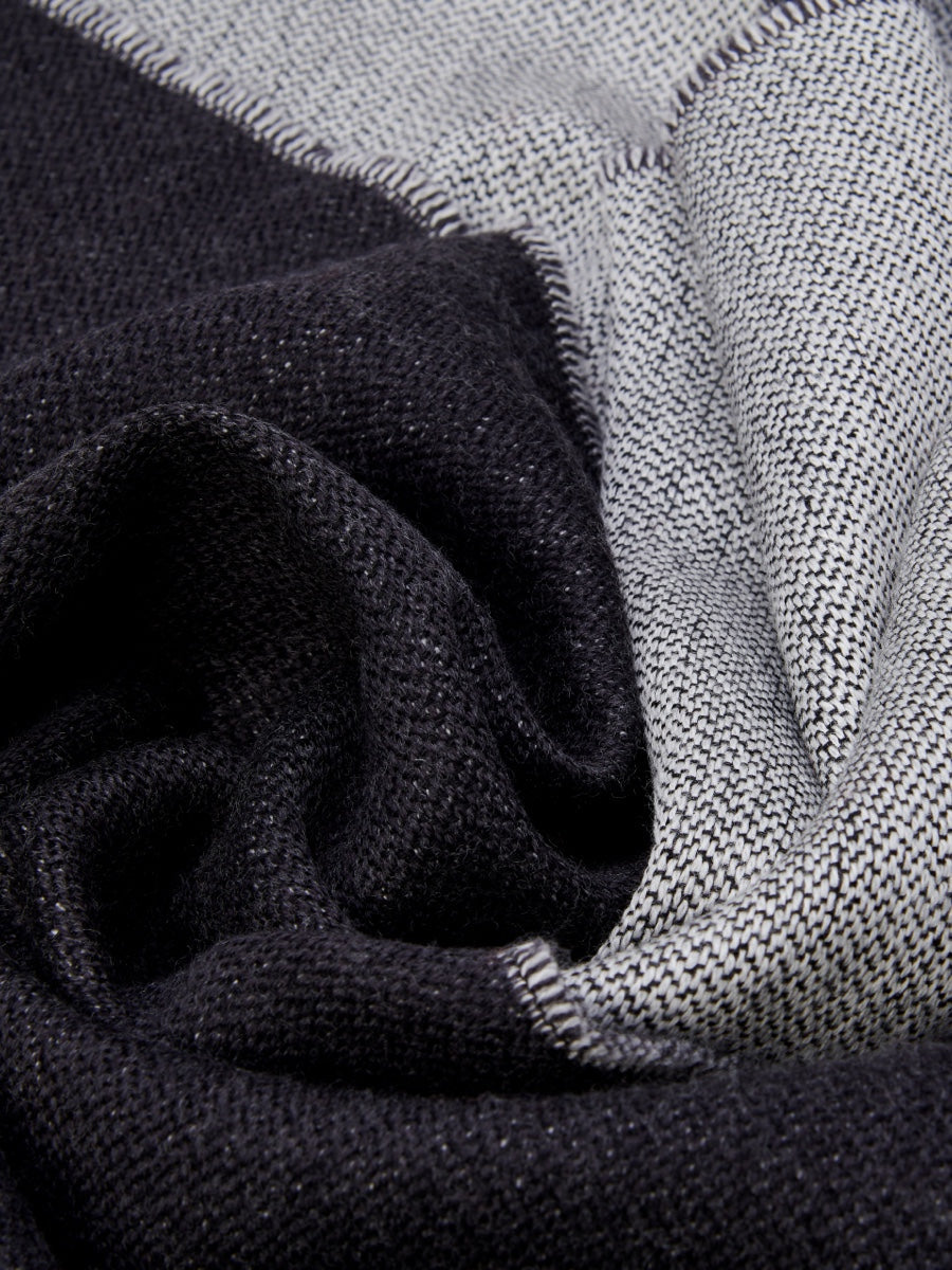 Romeo (blue/grey) - Italian warm and soft scarf made from 100% wool — photo 3 of 9