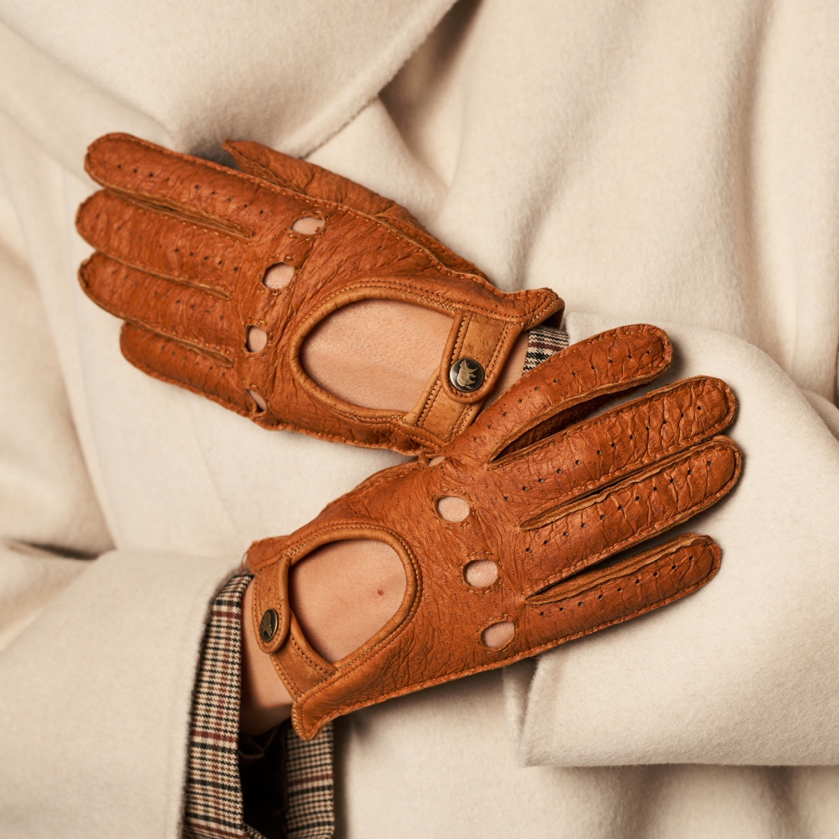 Raffaella (brown) – Luxurious Italian peccary driving gloves — photo 6 of 10