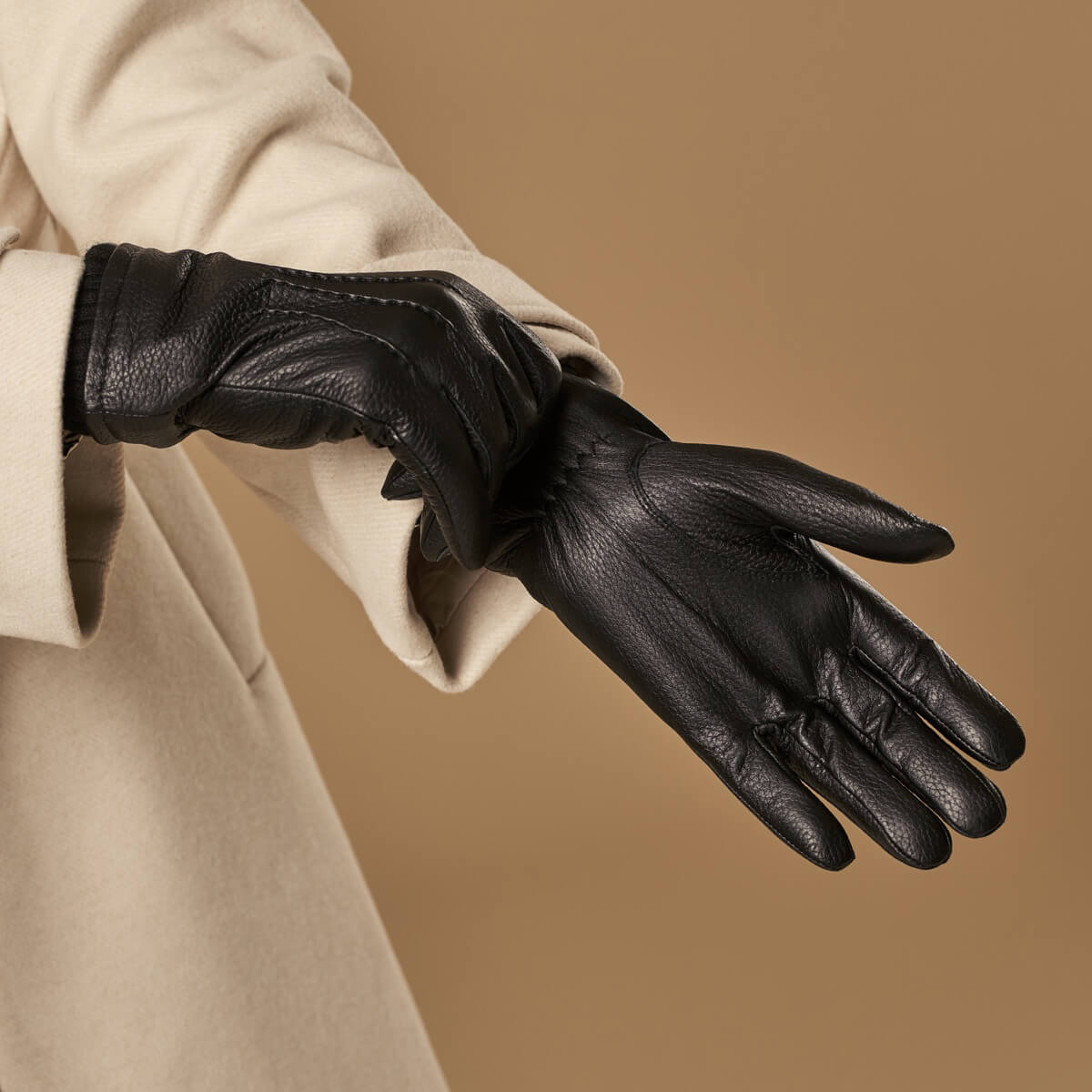 Raya (black) – Deerskin leather gloves with warm wool lining — photo 3 of 10