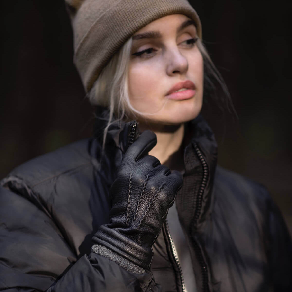 Raya (black) – Deerskin leather gloves with warm wool lining — photo 7 of 10