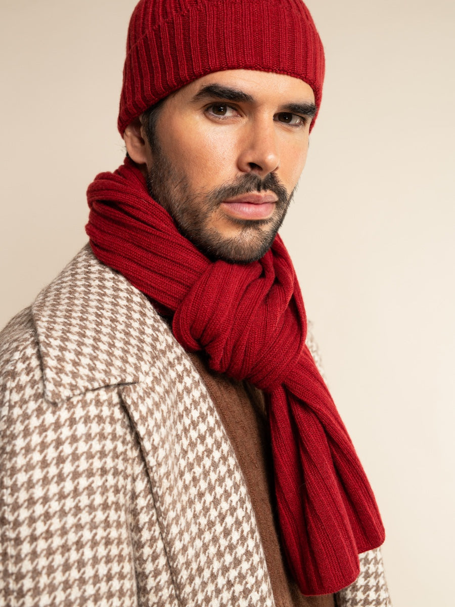 Napoli (red) - Italian 100% cashmere ribbed scarf (unisex) — photo 9 of 10