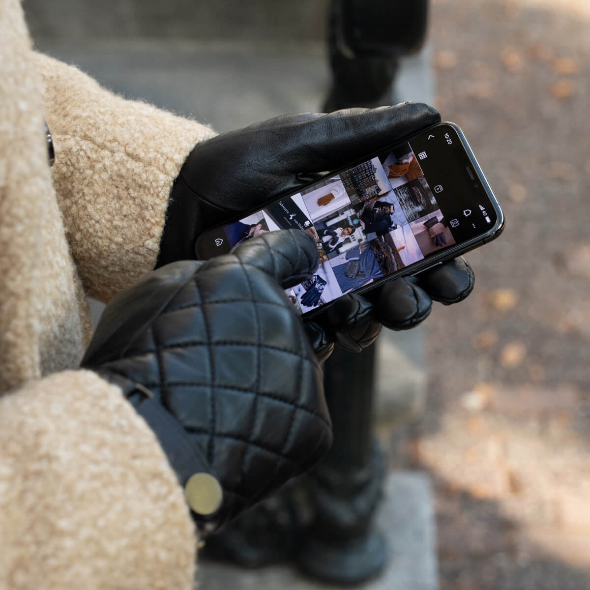 Sebastian (black) – Sheepskin leather gloves with snap closure & touchscreen feature — photo 3 of 8
