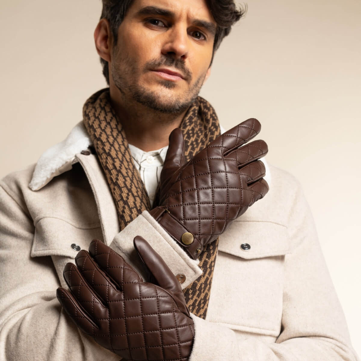 Sebastian (brown) – Sheepskin leather gloves with snap closure & touchscreen feature — photo 2 of 10