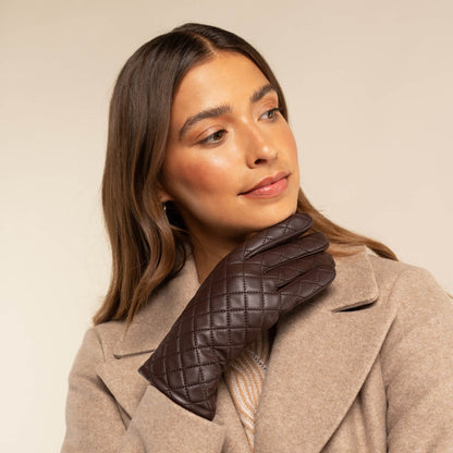 Selena (brown) – Sheepskin leather gloves with diamond pattern and touchscreen feature — photo 10 of 10
