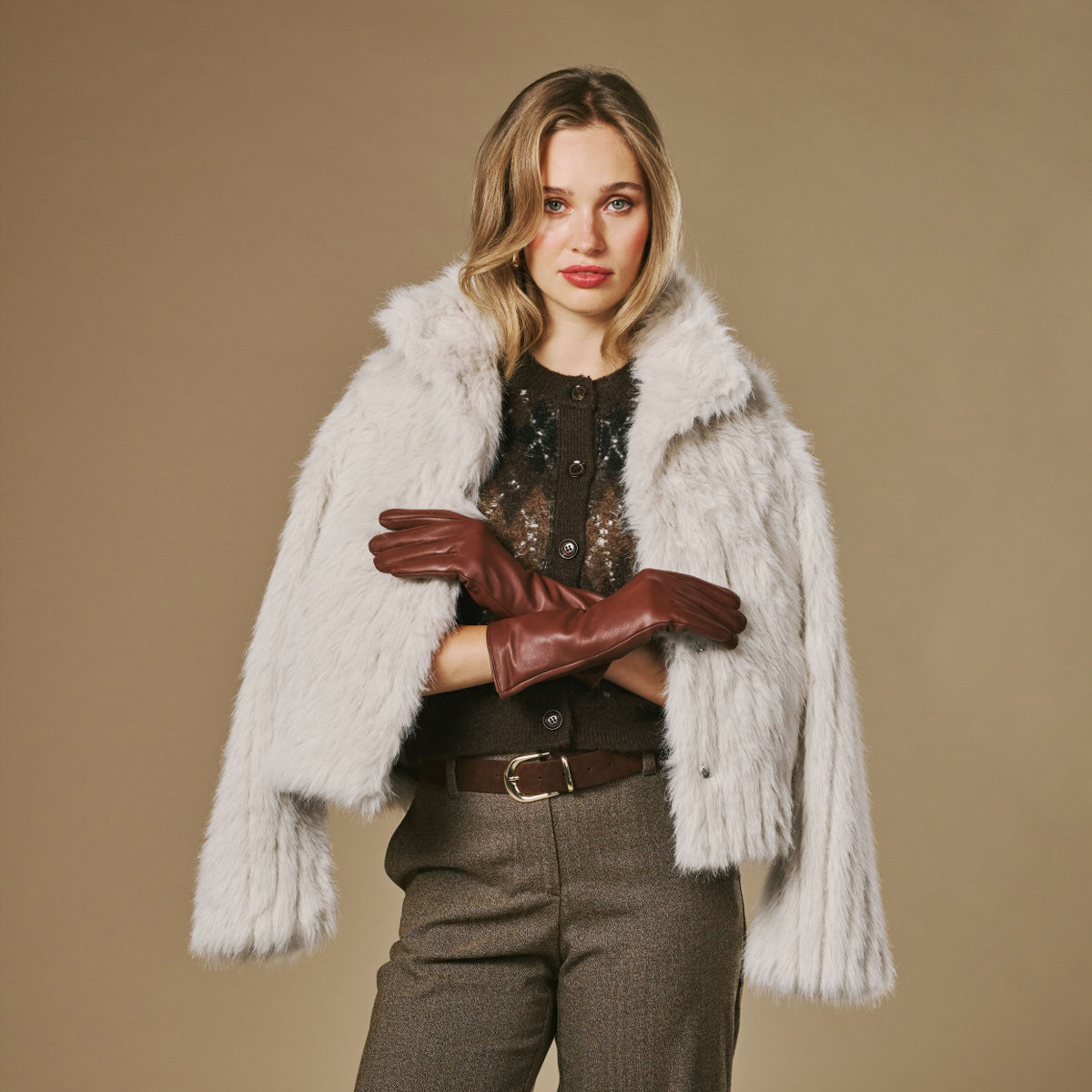 Skylar (brown) – Extra-long sheepskin leather gloves with wool/cashmere lining & touchscreen capability — photo 4 of 10