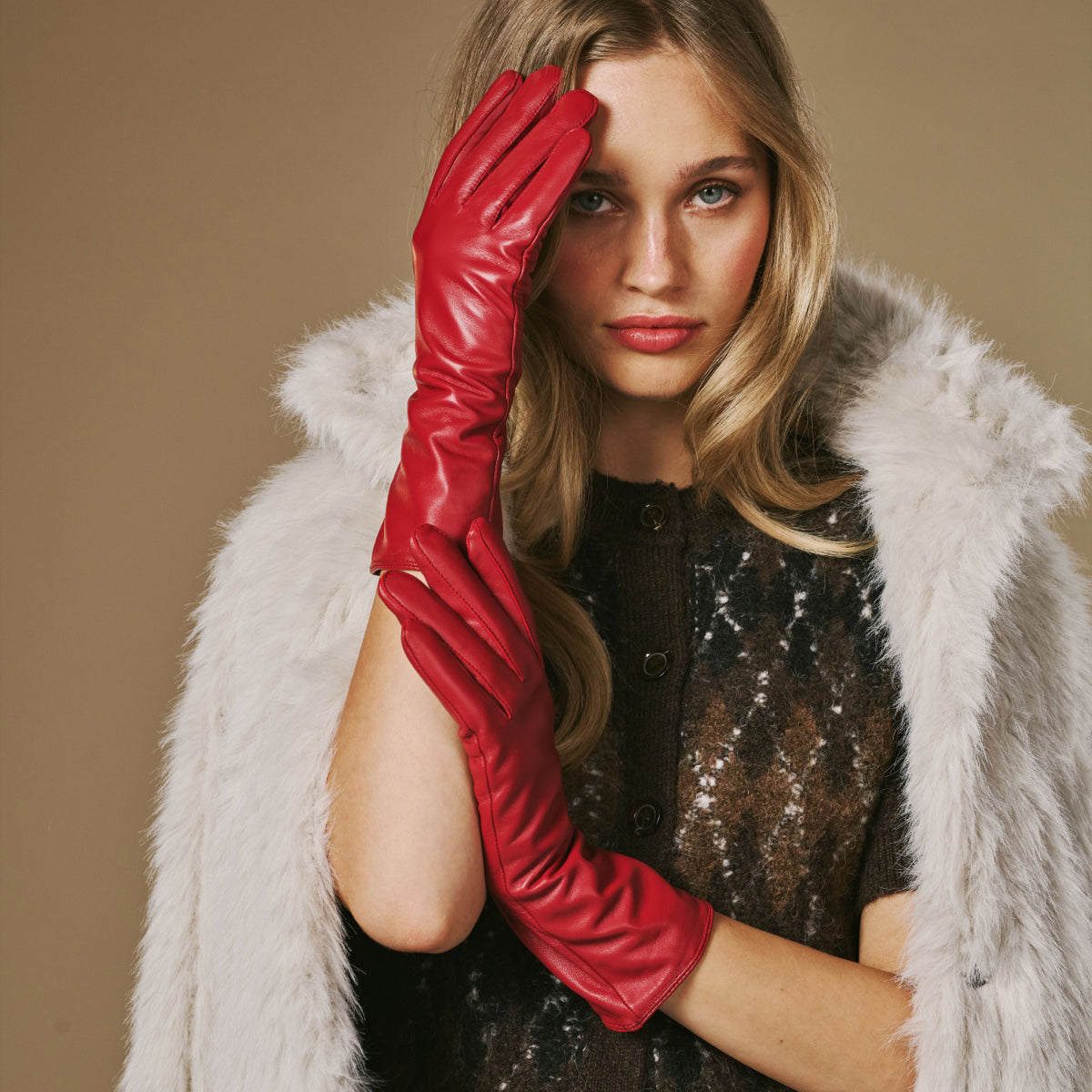 Skylar (red) – Extra-long sheepskin leather gloves with wool/cashmere lining & touchscreen capability — photo 3 of 10