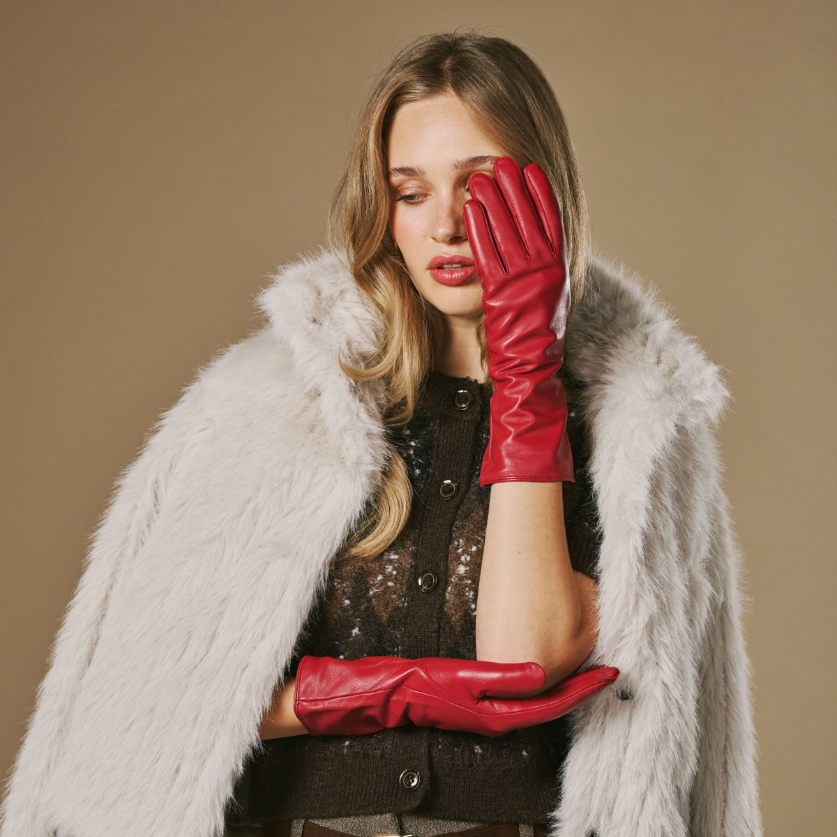Skylar (red) – Extra-long sheepskin leather gloves with wool/cashmere lining & touchscreen capability — photo 6 of 10