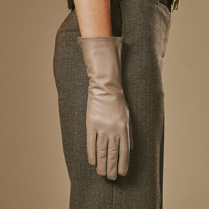 Skylar (taupe) – Extra-long sheepskin leather gloves with wool/cashmere lining & touchscreen capability — photo 5 of 10