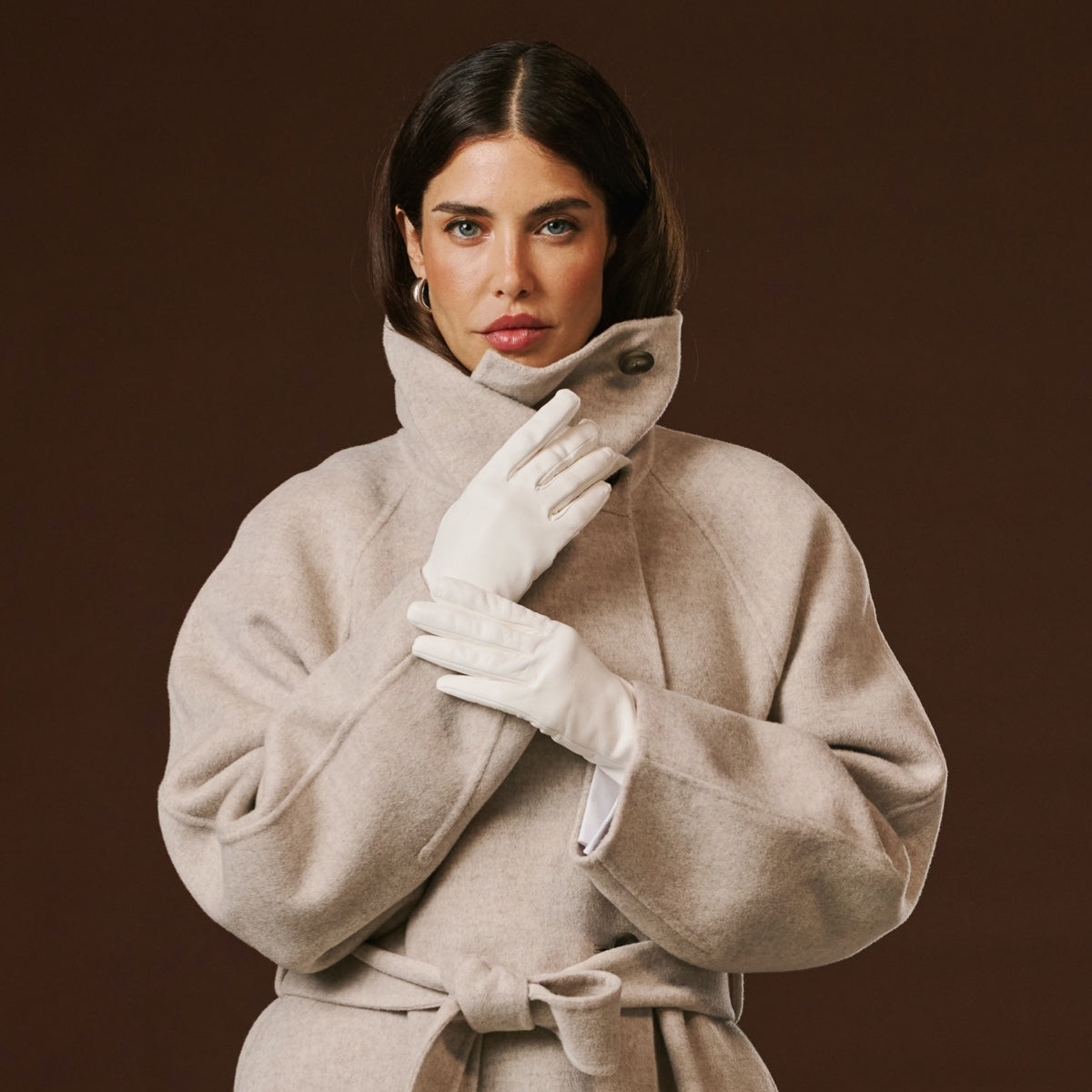 Sofia (white) - Italian lambskin leather gloves with silk lining — photo 1 of 10