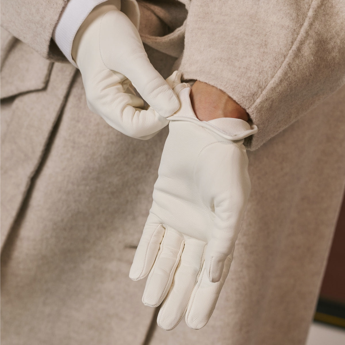 Sofia (white) - Italian lambskin leather gloves with silk lining — photo 7 of 10