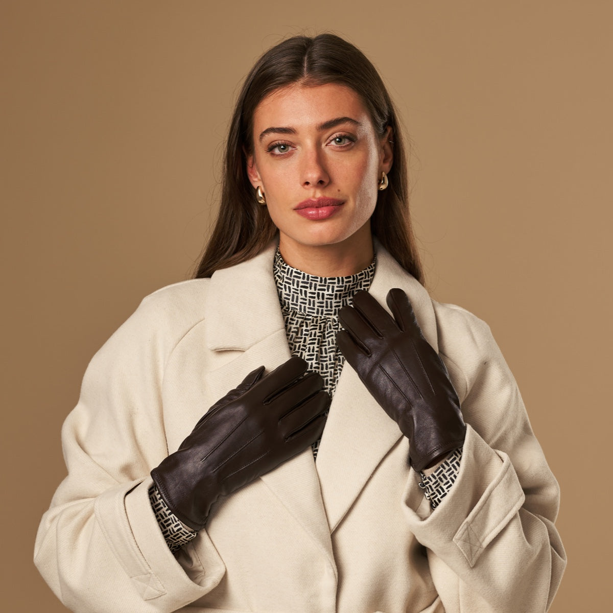 Stella (dark brown) – Sheepskin leather gloves with ultra-warm fleece lining & touchscreen functionality — photo 6 of 9