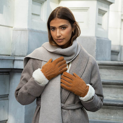 Sydney (camel) – Suede leather gloves with luxurious sheep fur lining — photo 4 of 10