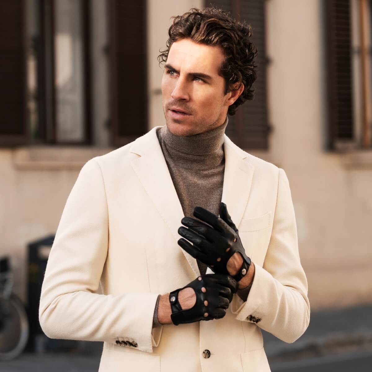 Umberto (black) - Italian lambskin leather driving gloves & touchscreen feature — photo 2 of 10
