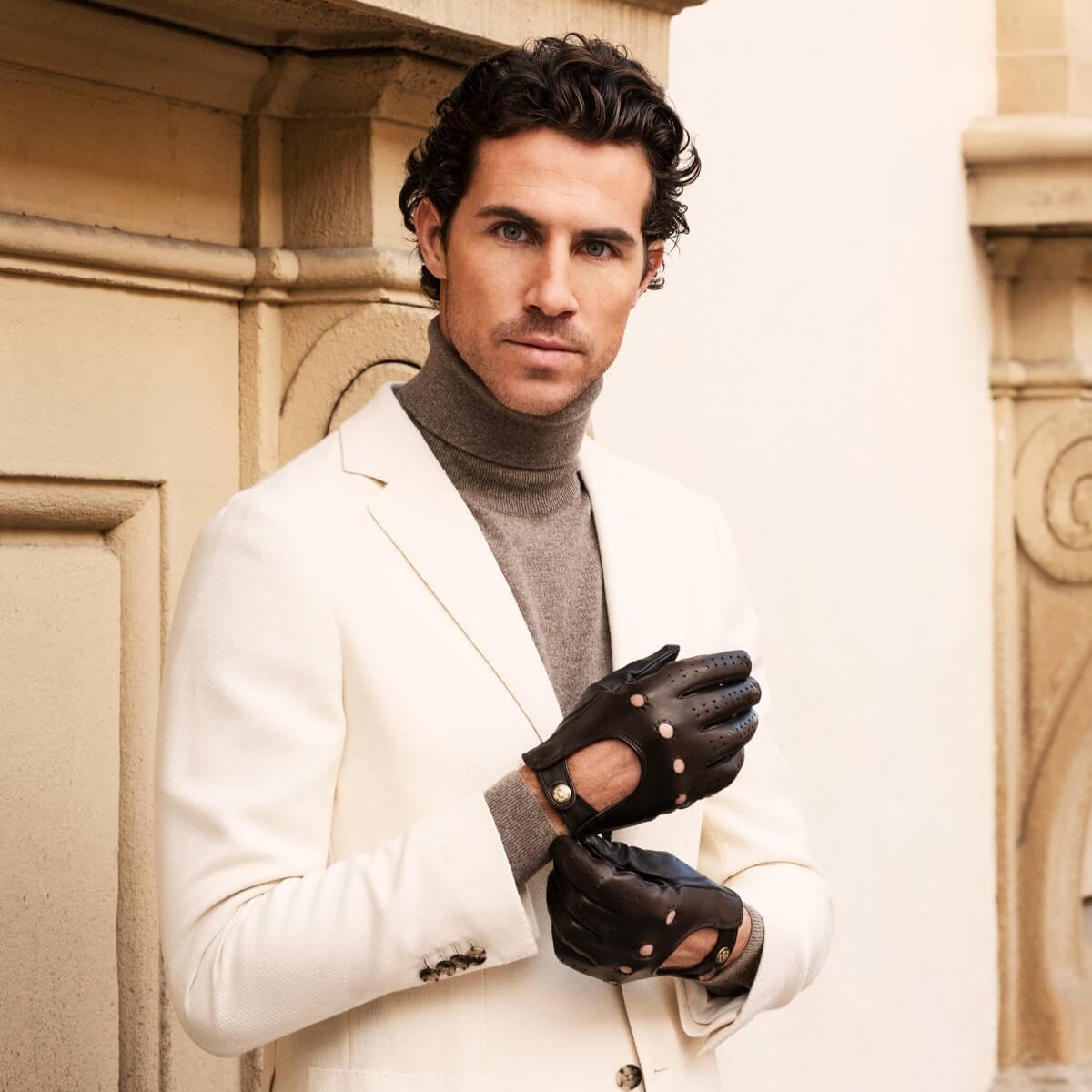 Umberto (brown) - Italian lambskin leather driving gloves & touchscreen feature — photo 2 of 10
