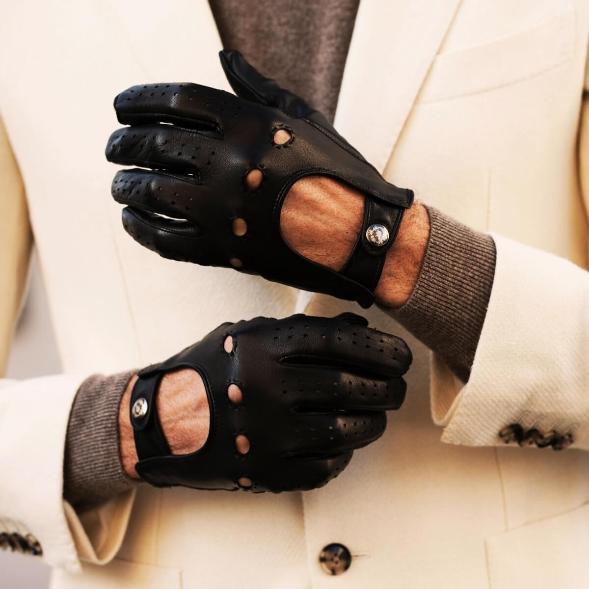 Umberto (black) - Italian lambskin leather driving gloves & touchscreen feature — photo 4 of 10