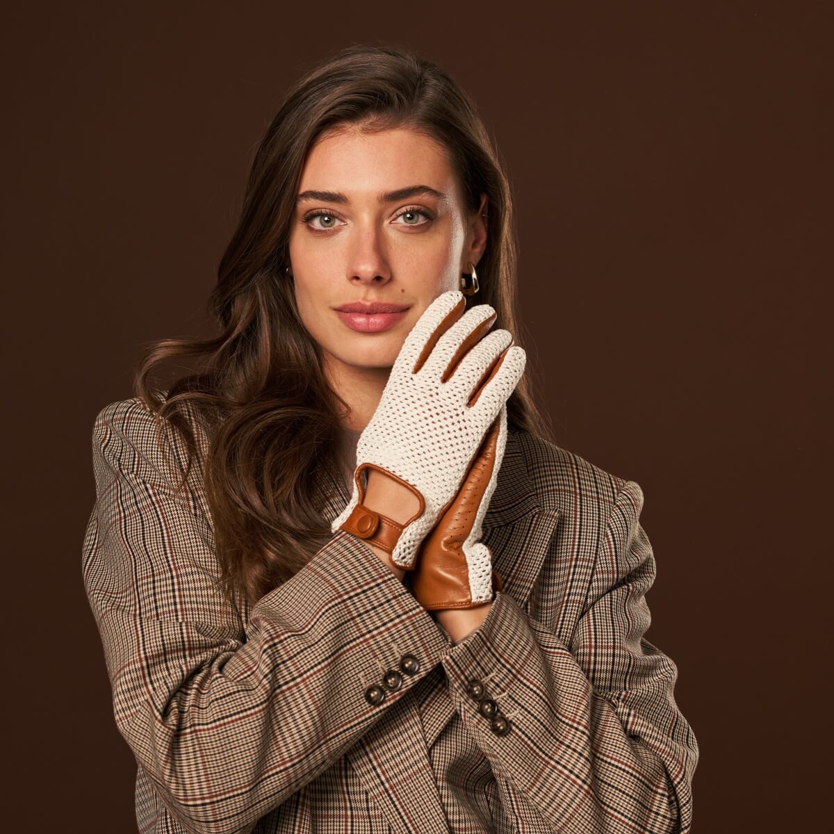 Valeria (cognac) - Hand-sewn Italian crochet driving gloves from lambskin leather — photo 2 of 10