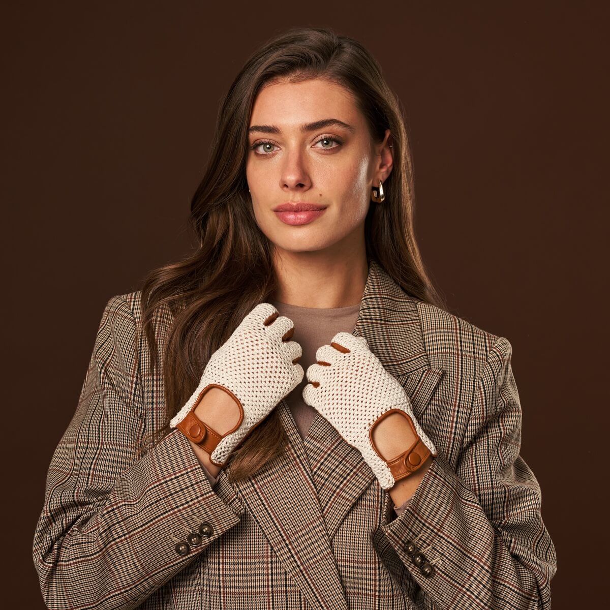 Valeria (cognac) - Hand-sewn Italian crochet driving gloves from lambskin leather — photo 8 of 10