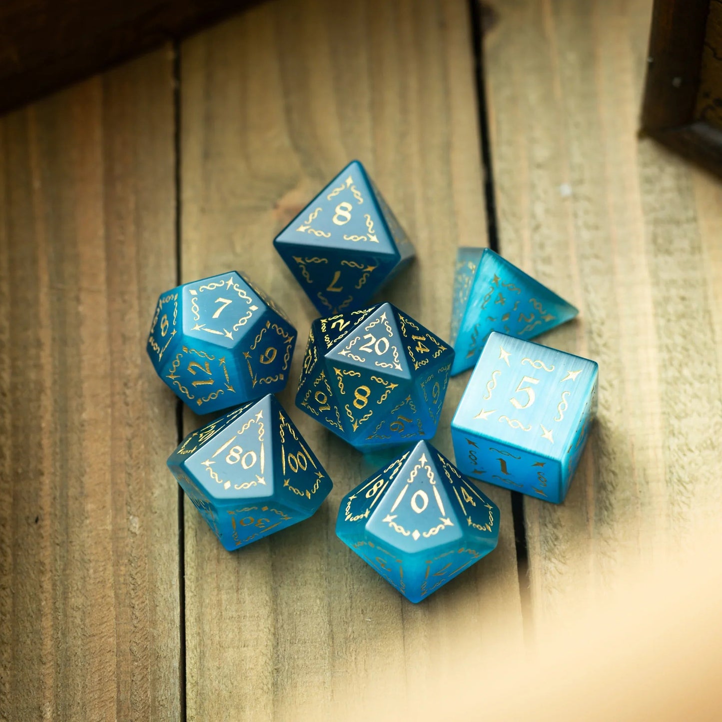 Würfelset mit Reben-Dornen-Edelstein, blauem Katzenaugen-Stein für DND