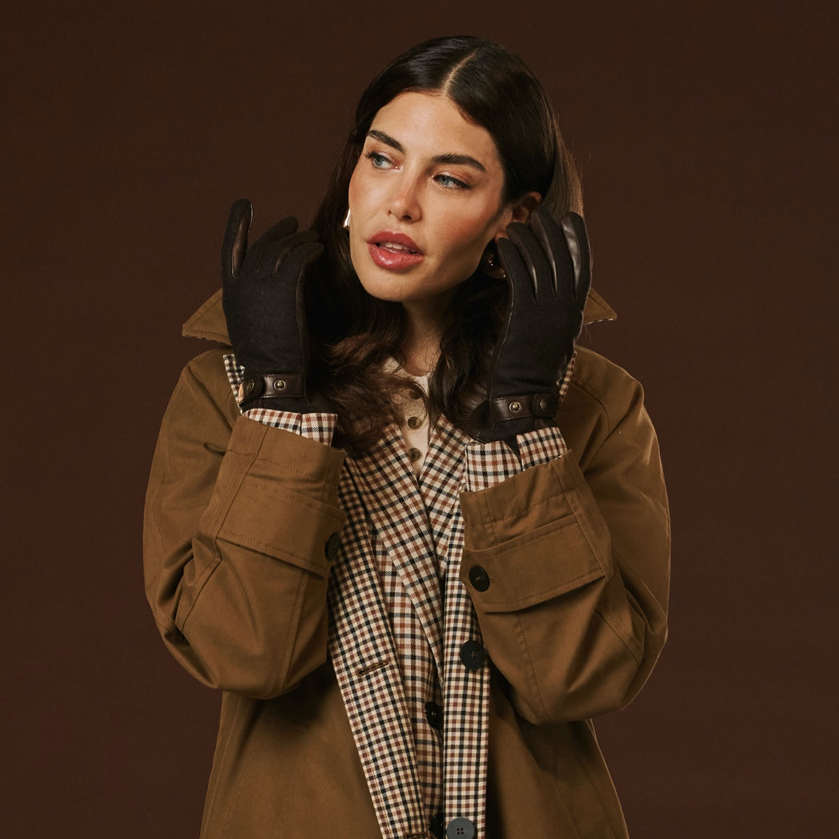Violetta (dark brown) - Italian tweed women's gloves with touchscreen capability and adjustable snap button — photo 9 of 10