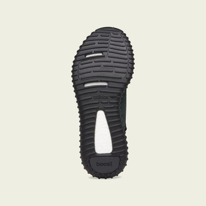 YEEZY BOOST 350 - Pirate Black