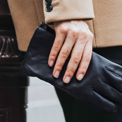Zoey (black) – Sheepskin leather gloves with warm wool/cashmere lining & touchscreen function — photo 9 of 10