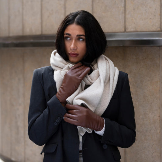 Zoey (brown) – Sheepskin leather gloves with warm wool/cashmere lining & touchscreen function — photo 2 of 7