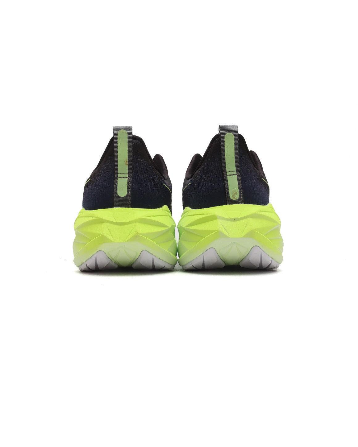 Asics Novablast 4 'Black/Green'