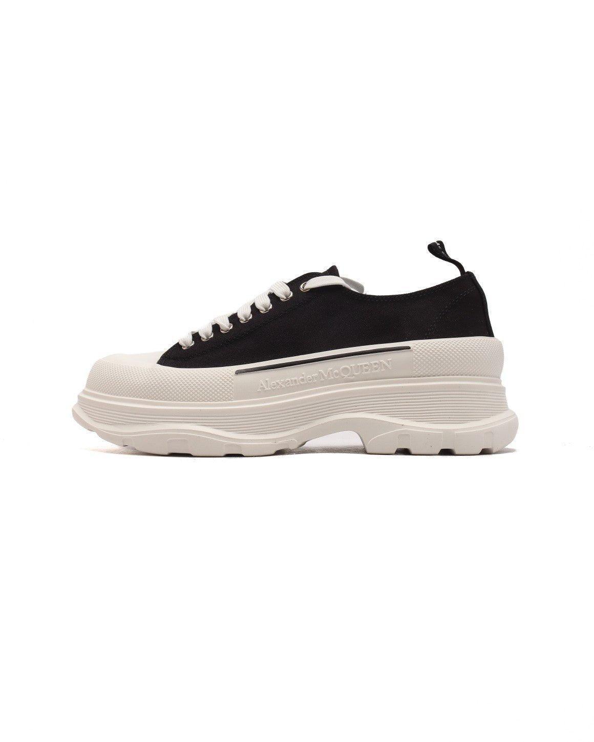 Alexander McQueen Women Tread Slick lace-up Sneakers 'Black/White'