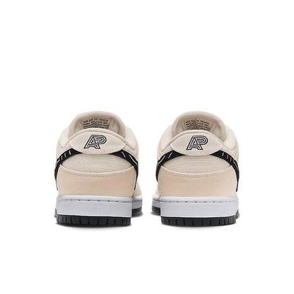Nike SB Dunk Low 'Albino & Preto'