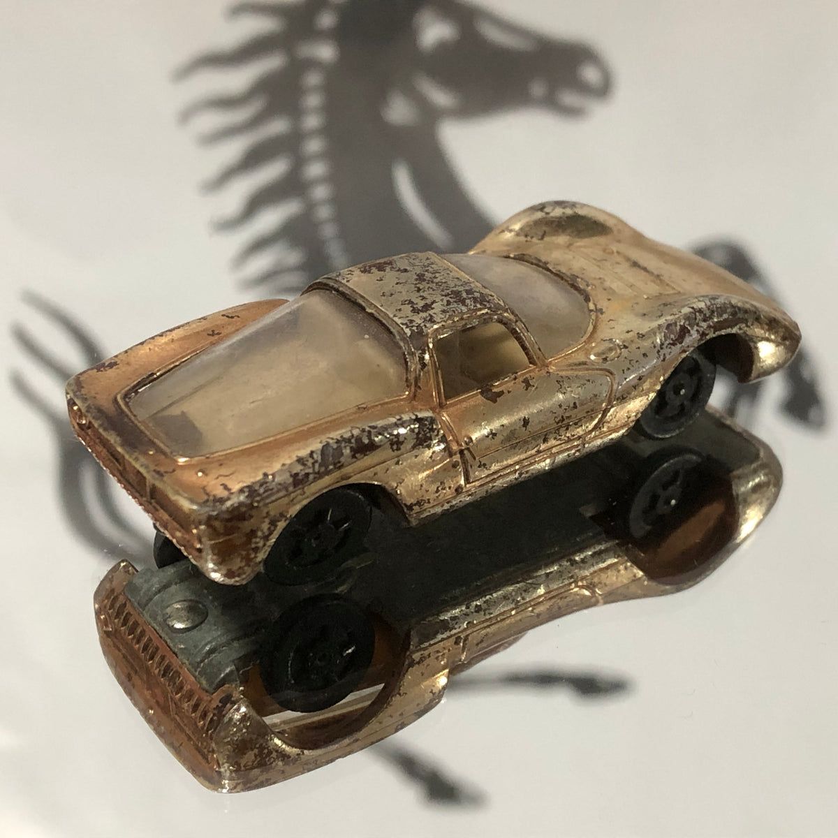 Ferrari Dino 206 S Gold by Aurora HO 1:76 (1281)(No box)