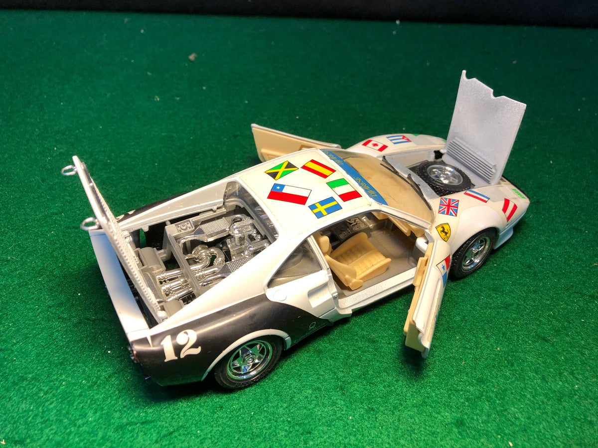 Ferrari 288 GTO United Colors of Benetton by BBurago 1:24 (0192)(No box)