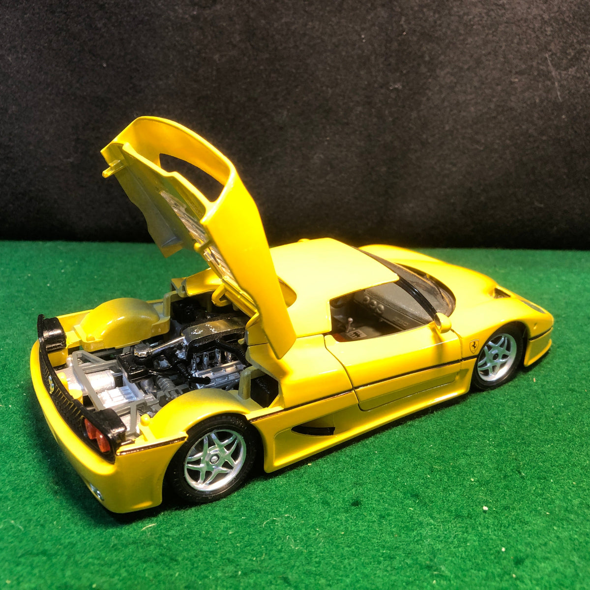 Ferrari F50 Yellow by BBurago 1:24 (1582)(No box)