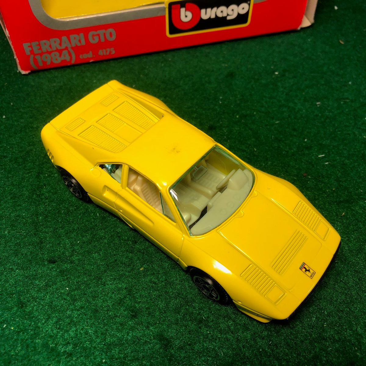 Ferrari 288 GTO Yellow by BBurago 1:43 (4175)(R Bx)