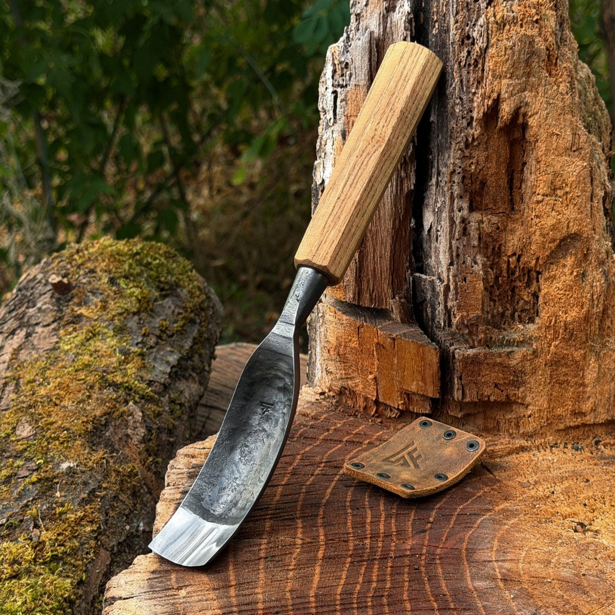 Bent Carving Gouge, 20 - 40 mm (0.8 - 1.6 inches)