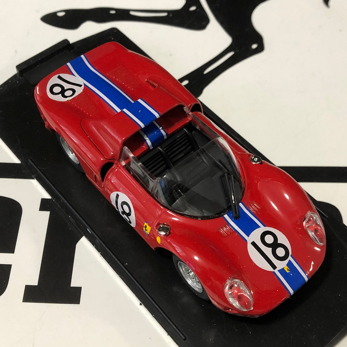 Ferrari 365 P2 N 18 Le Mans 1965 Rodriguez / Vaccarella by Box Model 1:43 (8449)
