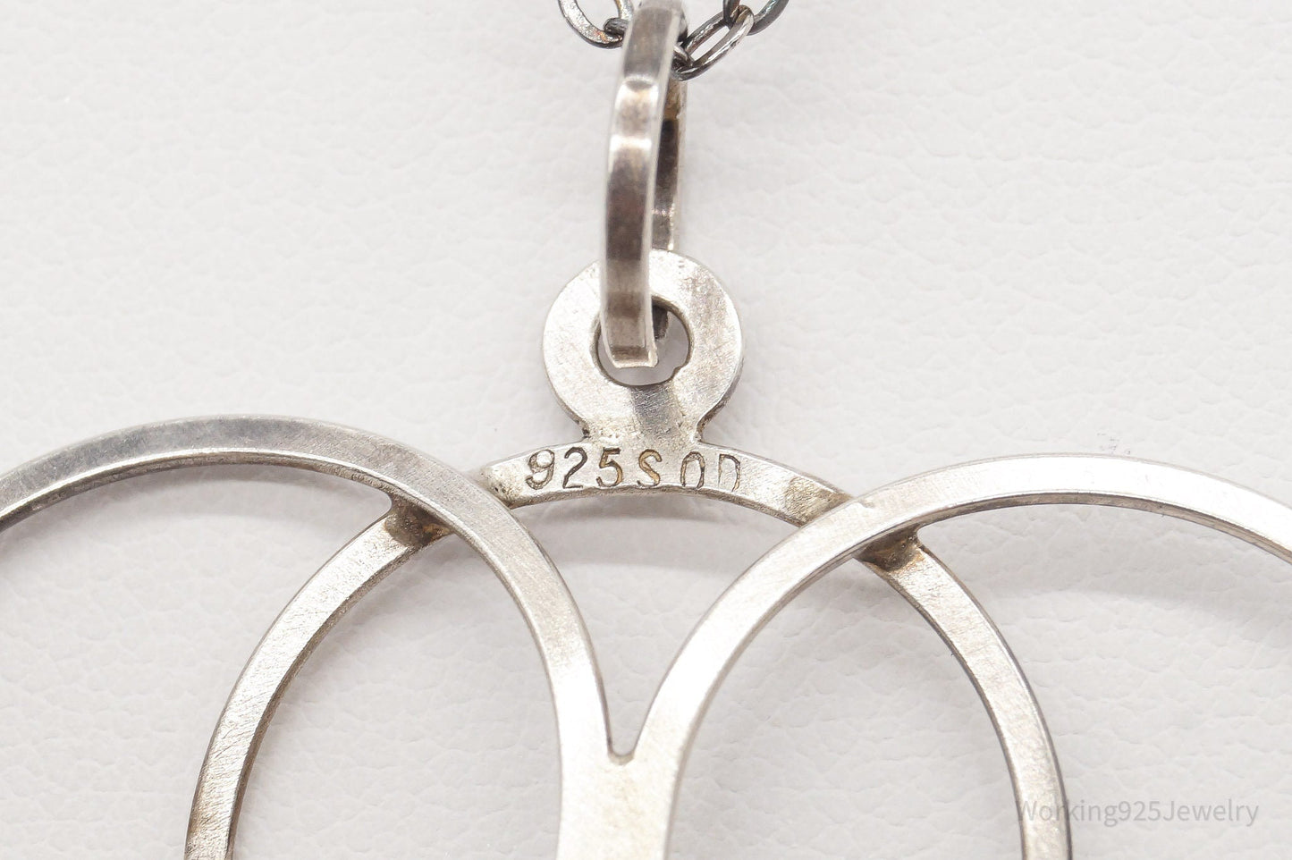 Vintage Modernist Linked Circles Sterling Silver Pendant - 835S Silver Chain