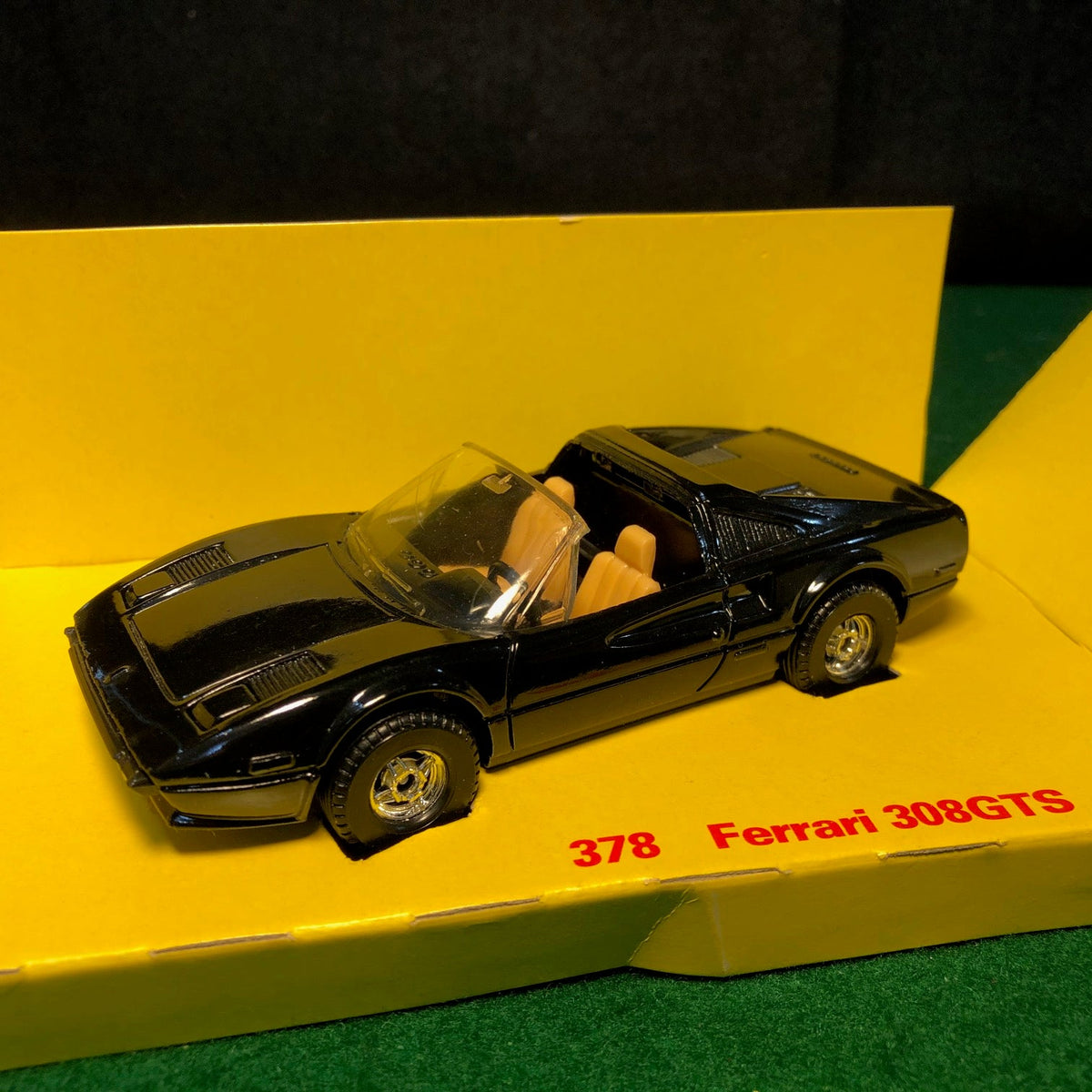 Ferrari 308 GTS Black by Corgi Toys 1:35 (378)