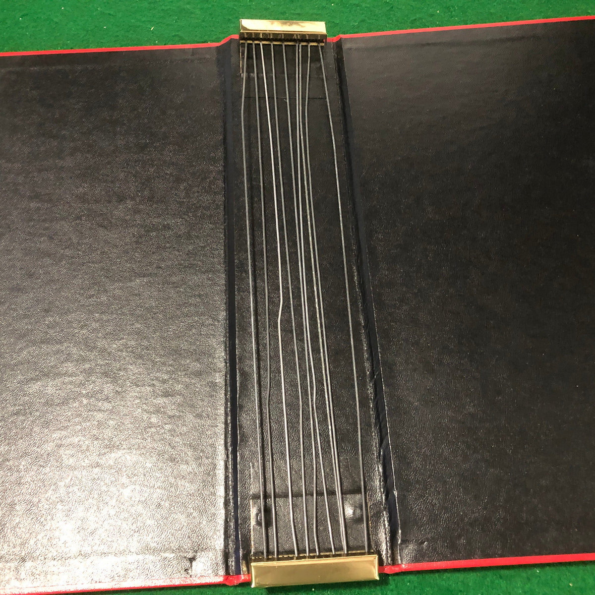 Cavallino Binder - Red