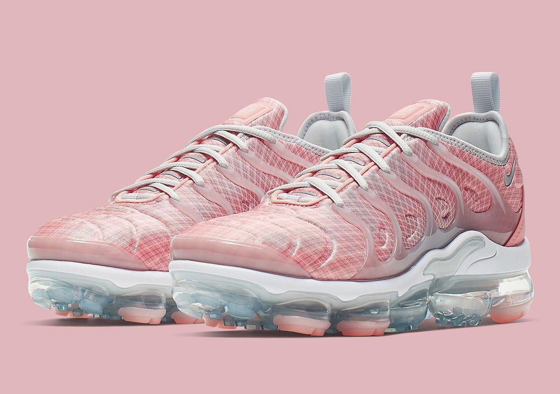 Nike Air VaporMax Plus 'Bleached Coral Pure Platinum'