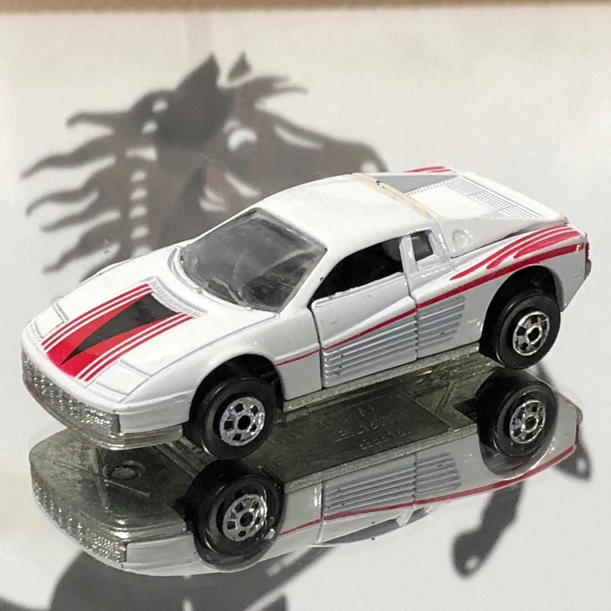 Ferrari Testarossa White by Road Champs 1:64 (No box)