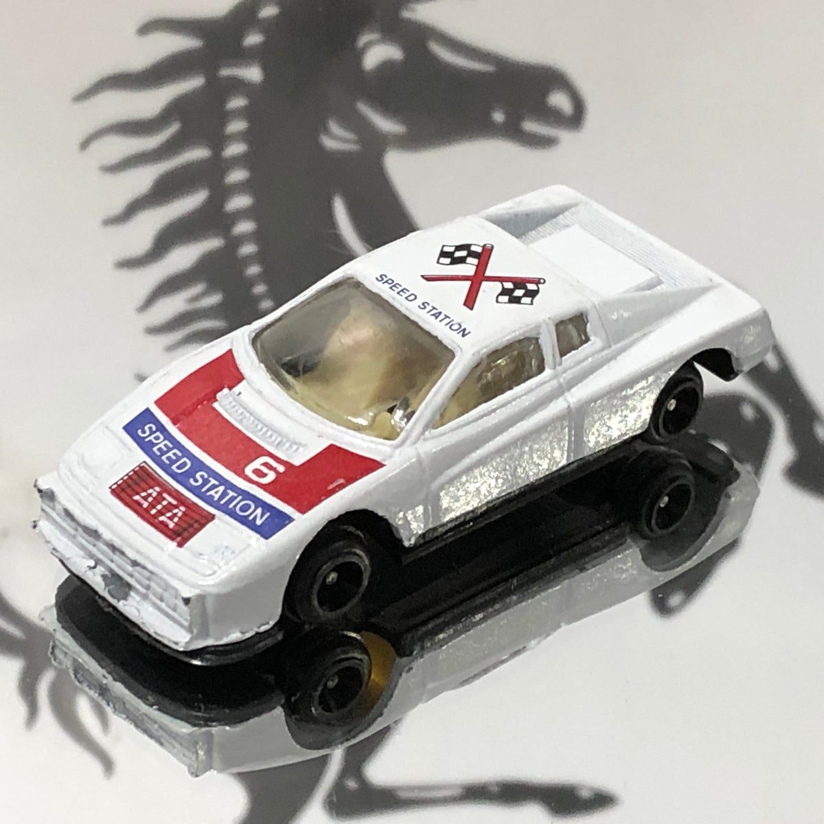Ferrari Testarossa N 6 Speed Station 1:64 (N0 box)