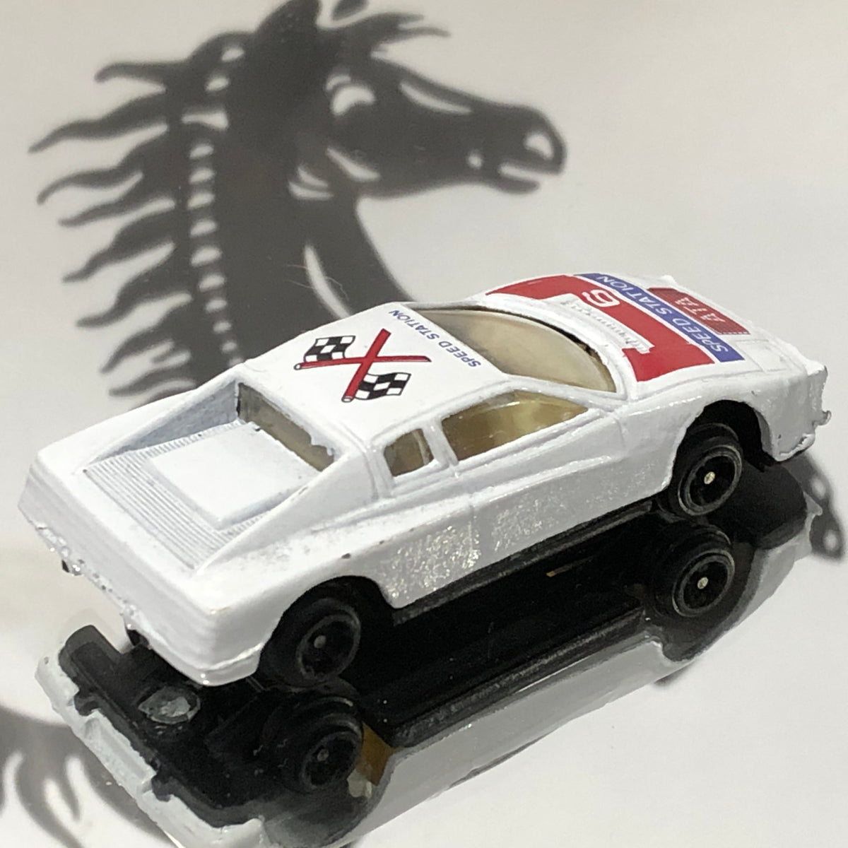 Ferrari Testarossa N 6 Speed Station 1:64 (N0 box)