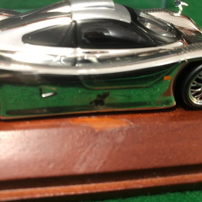 Porsche 911 GT1 Chrome on Wood Base 1:43