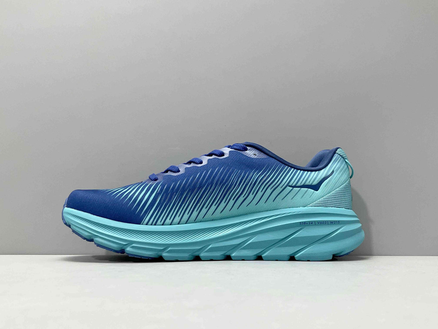 Hoka One One Clifton 8 'Bellwether Blue Scuba Blue'