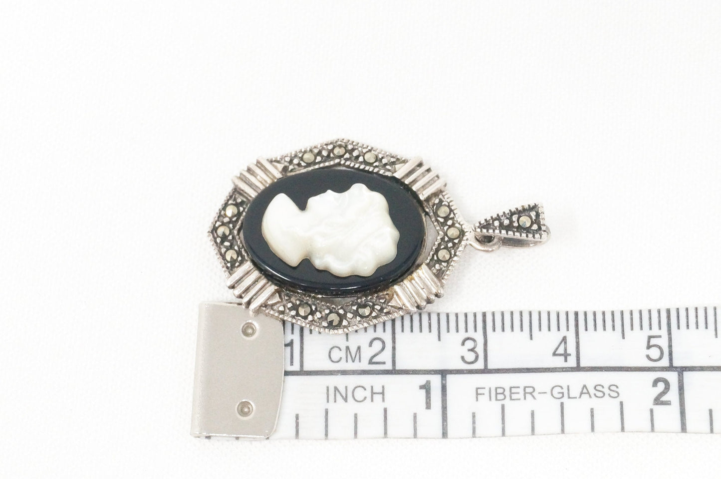 Vintage Geschnitzte Kamee Perlmutt Frau Sterling Silber Halskette Anhänger