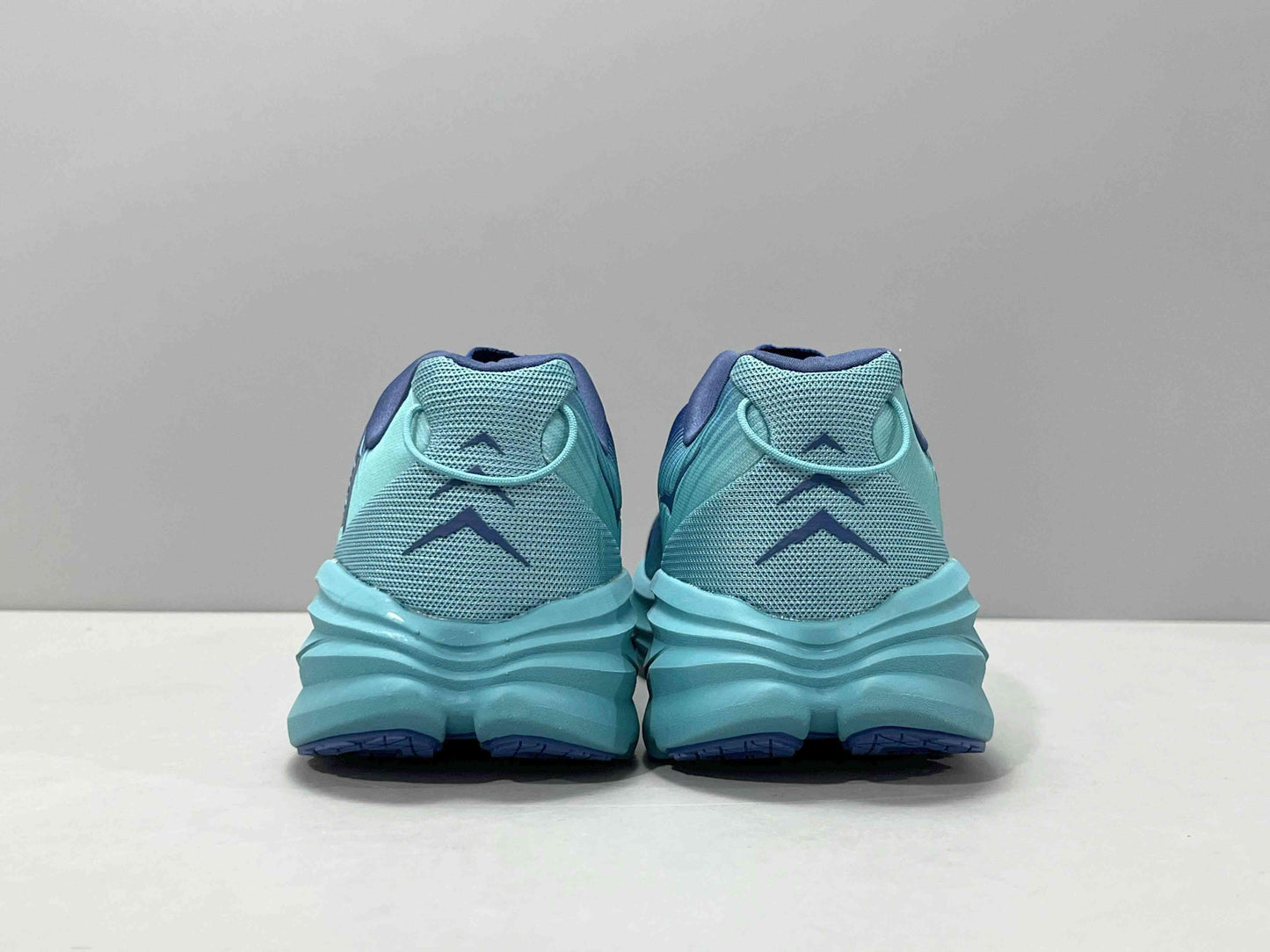 Hoka One One Clifton 8 'Bellwether Blue Scuba Blue'