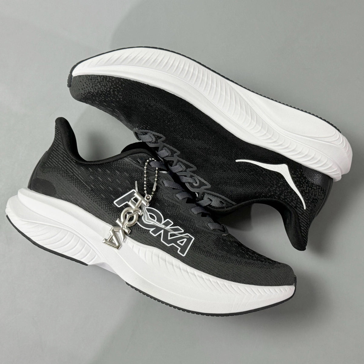 HOKA ONE ONE Mach 6 Wide 'Black White'