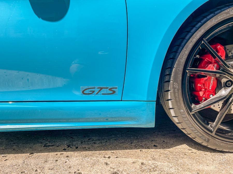 "GTS" Türaufkleber-Logos für Porsche-Fahrzeuge (Boxster, Cayman, 911, Macan, Cayenne, Panamera)